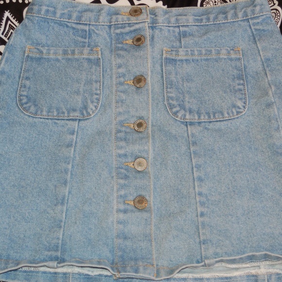 Button down denim skirt - Picture 1 of 2